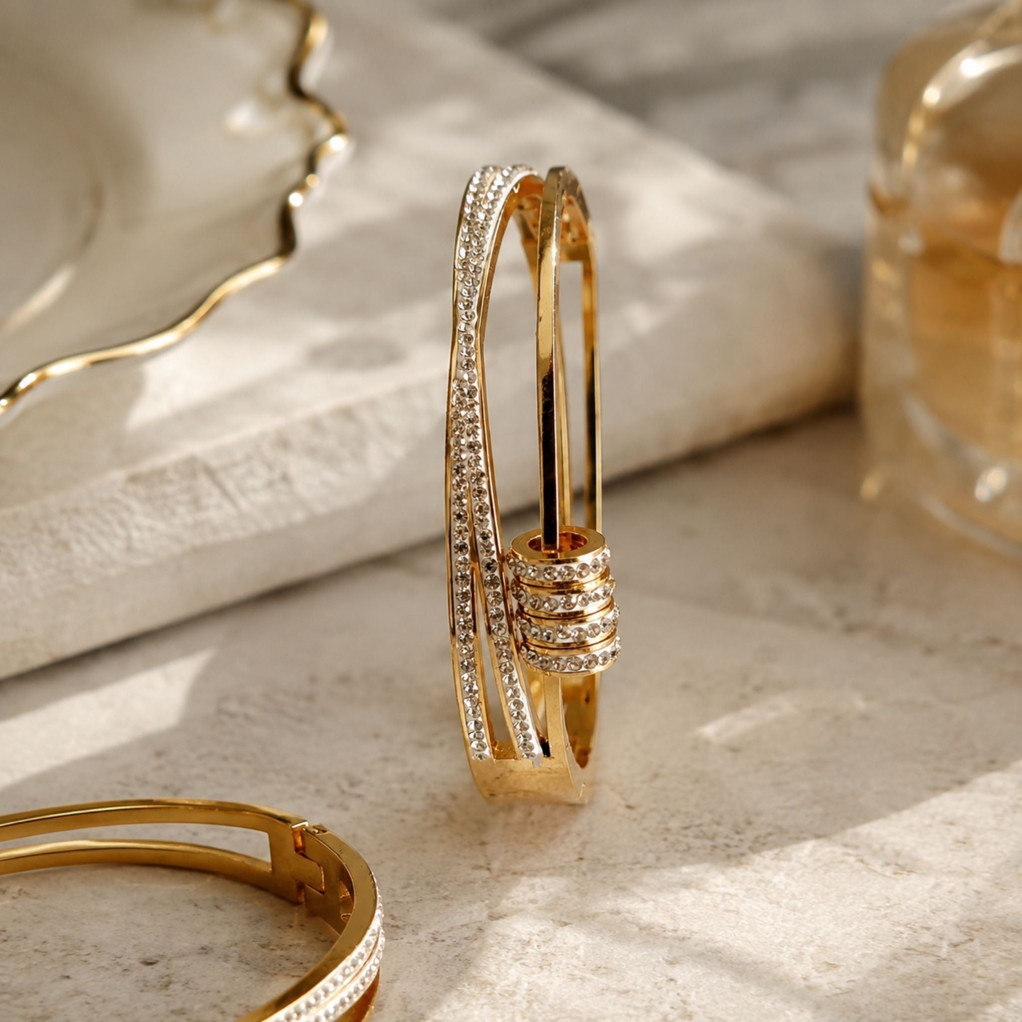 Orbit Loop Bangle N3VO