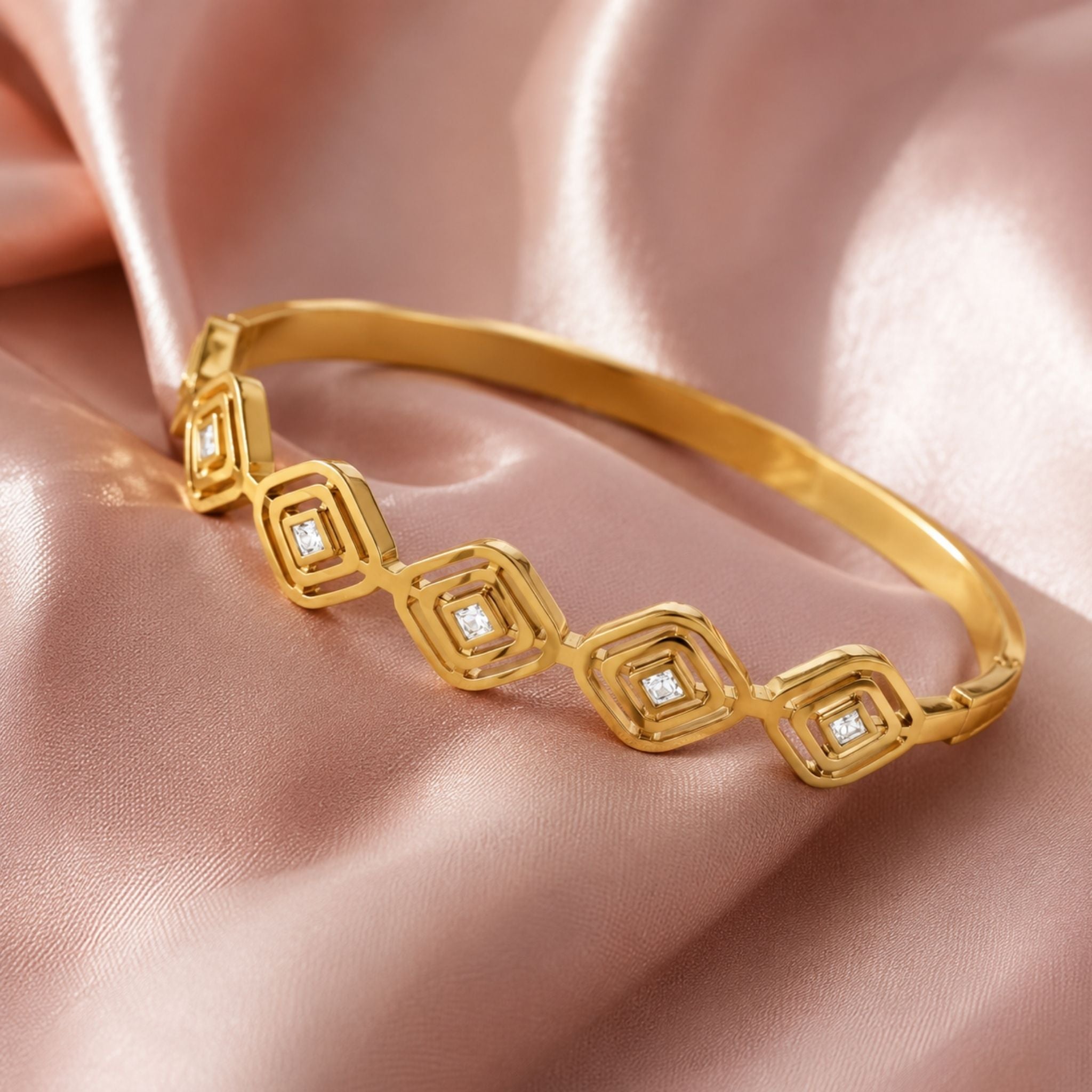 Diamond Shaped Bangle N3VO