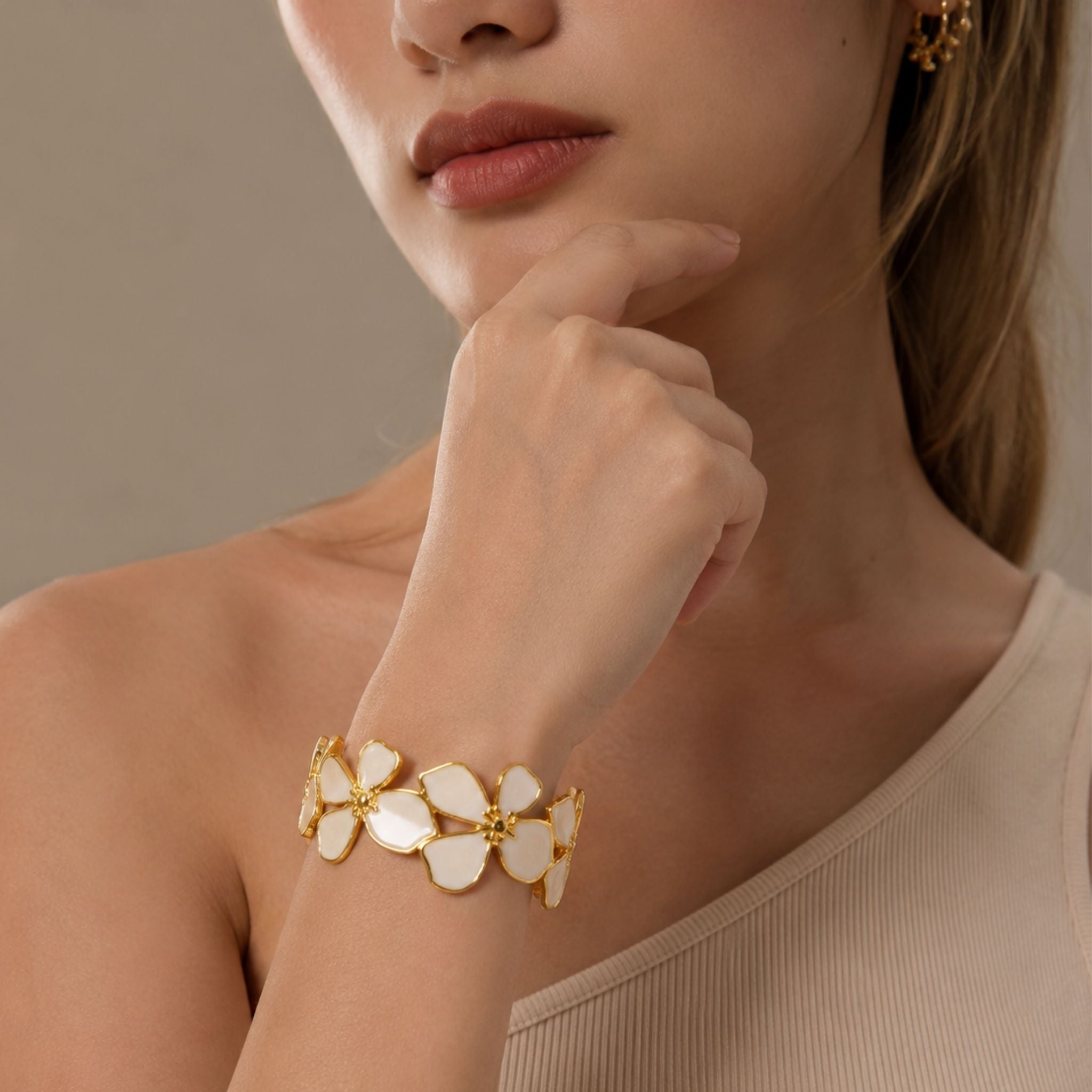 White Floral Cuff N3VO