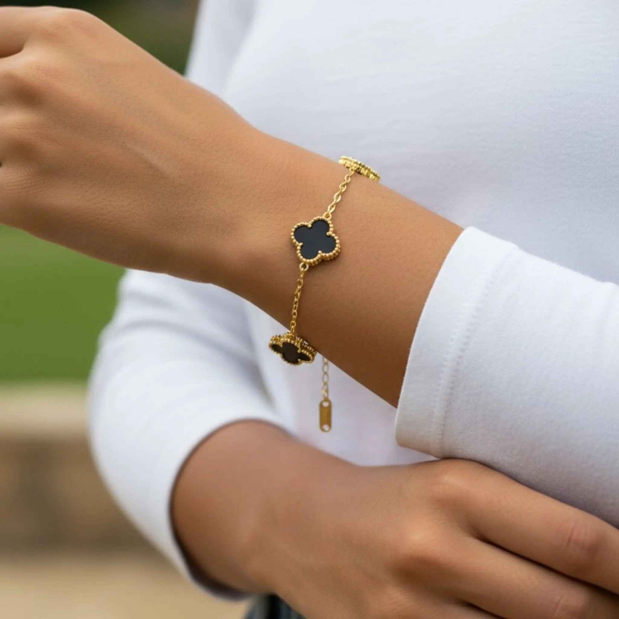 Noir Clover Bracelet