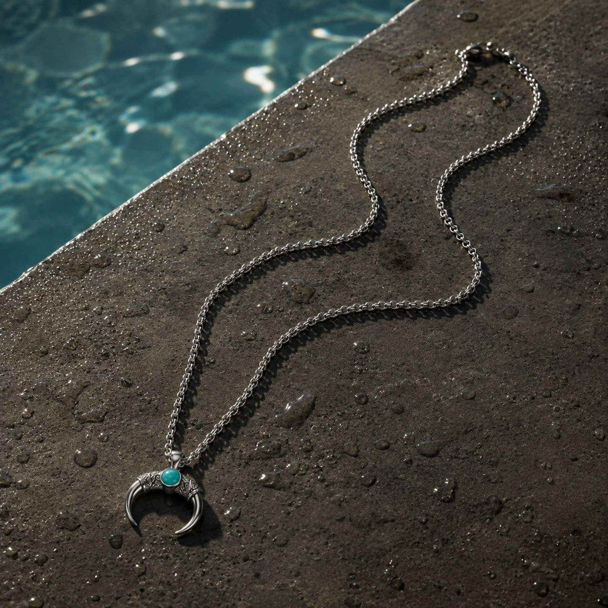 Bullhorn Chain Pendant