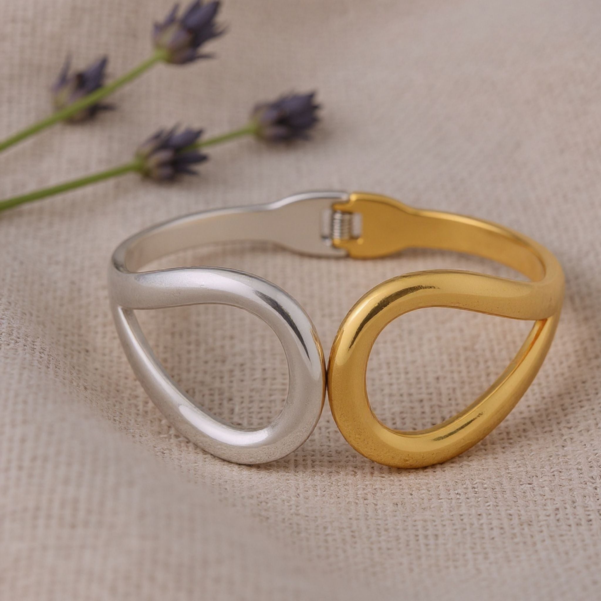 Dual-Tone Bangle N3VO