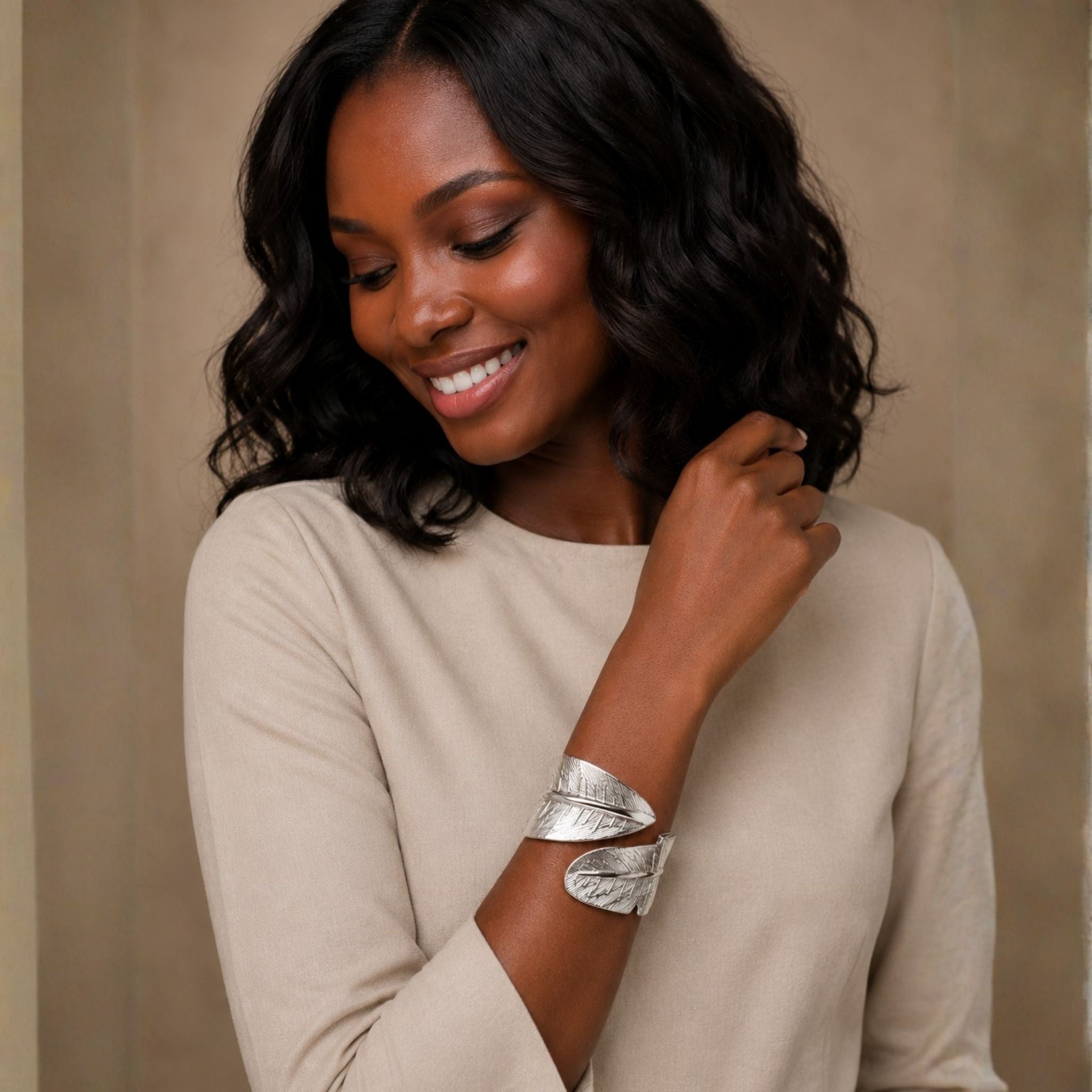 Vesta Feather Bangle N3VO
