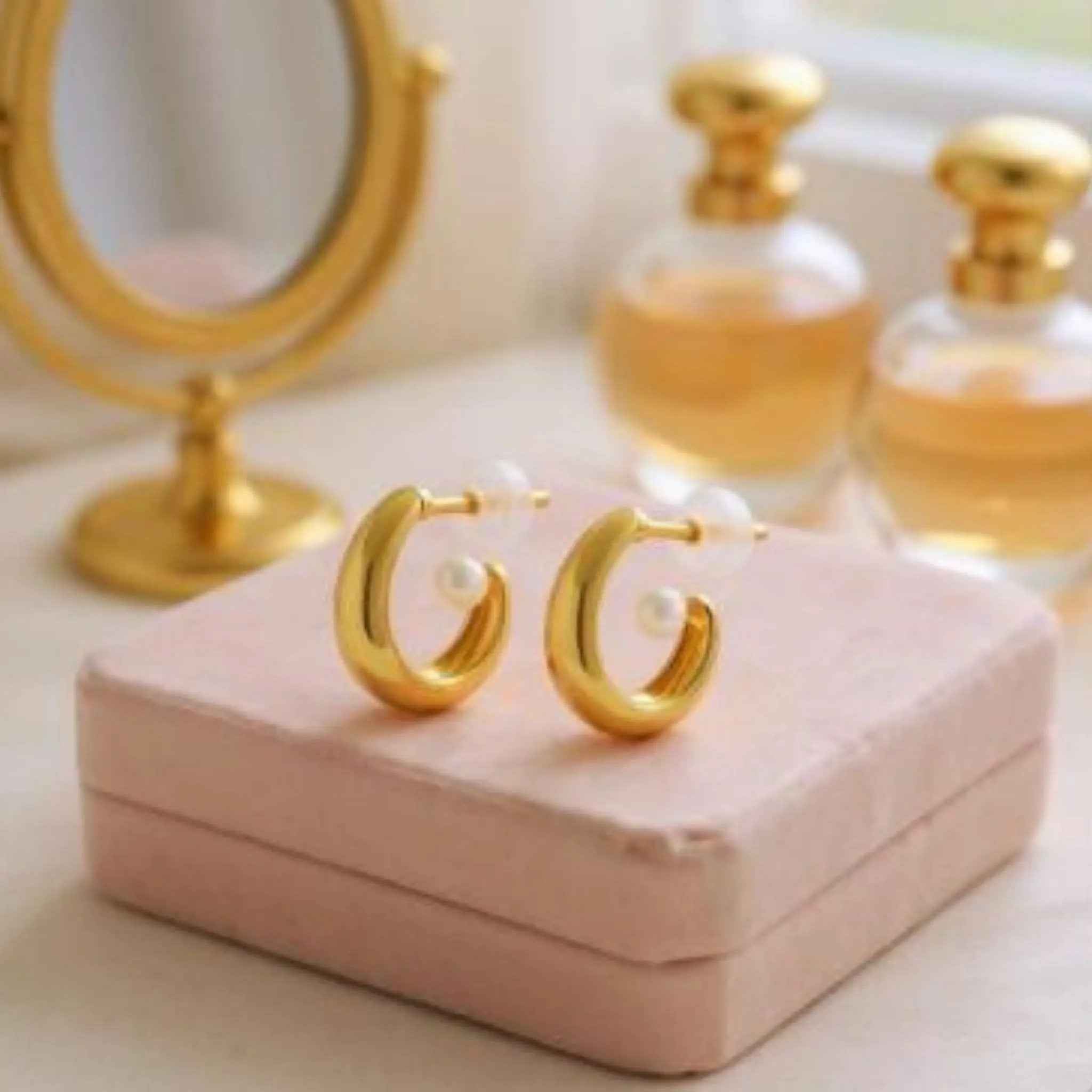 Aurelia Pearl Studs